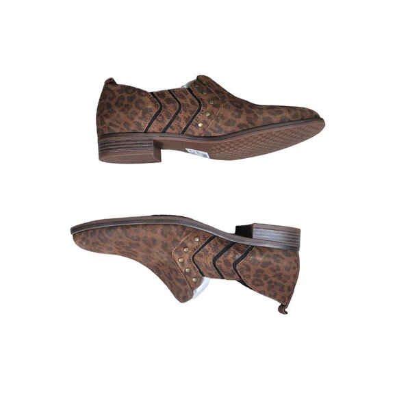 Clarks Women's Size 8 M Collection Trish Bell Studded Leopard Print Booties (853 - Picture 3 of 9